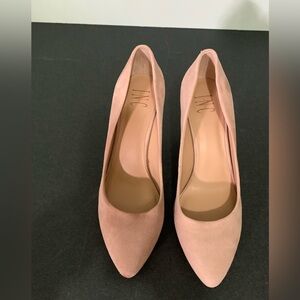 Rose pink pumps